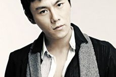 秦昊家庭资料,从平凡家庭到明星之路